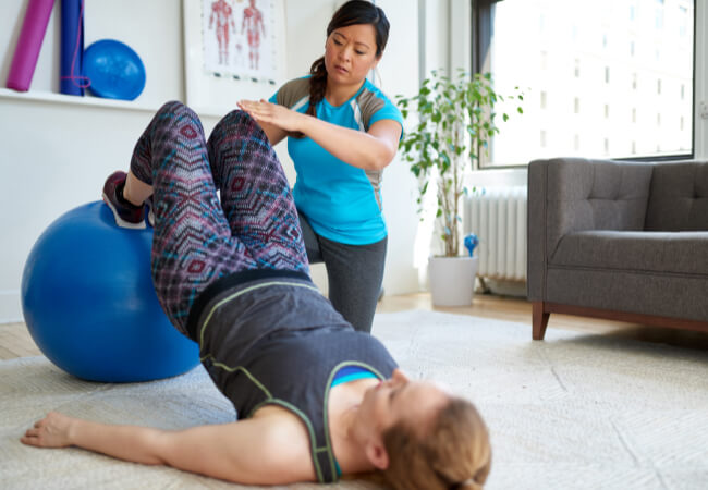 Physical Therapy Solutions For Hip & Knee Pain